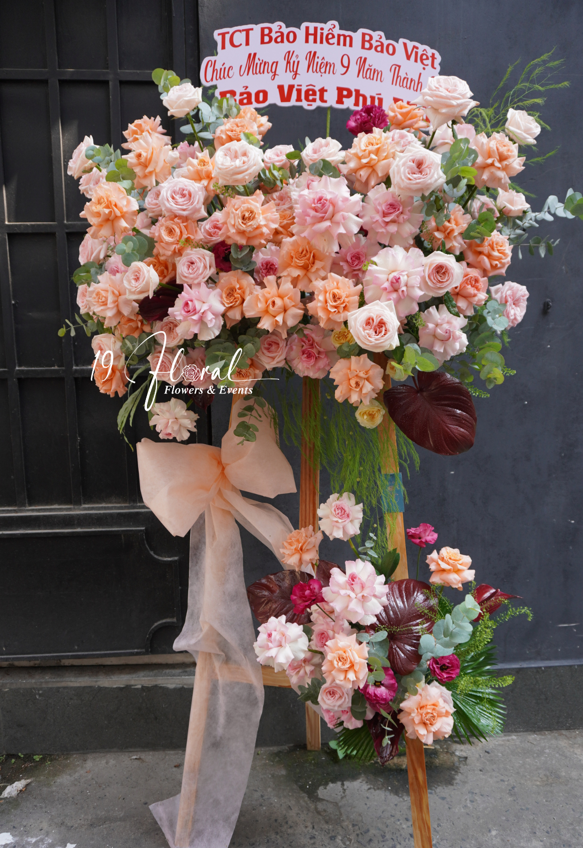 Kệ hoa chúc mừng Pink Serenity