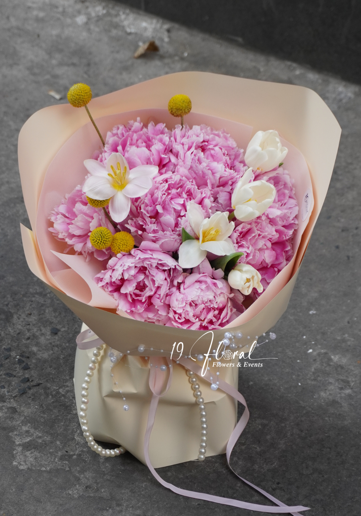 Bó hoa Peony - Ivory Bloom