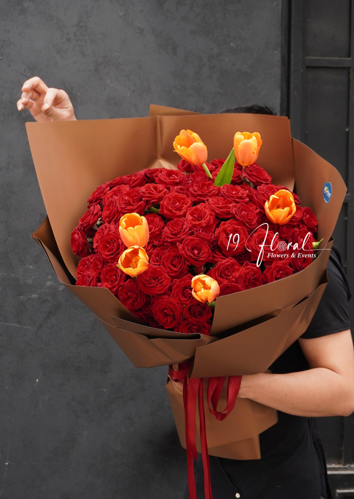 Bó hoa hồng chùm đỏ - Luna Bloom