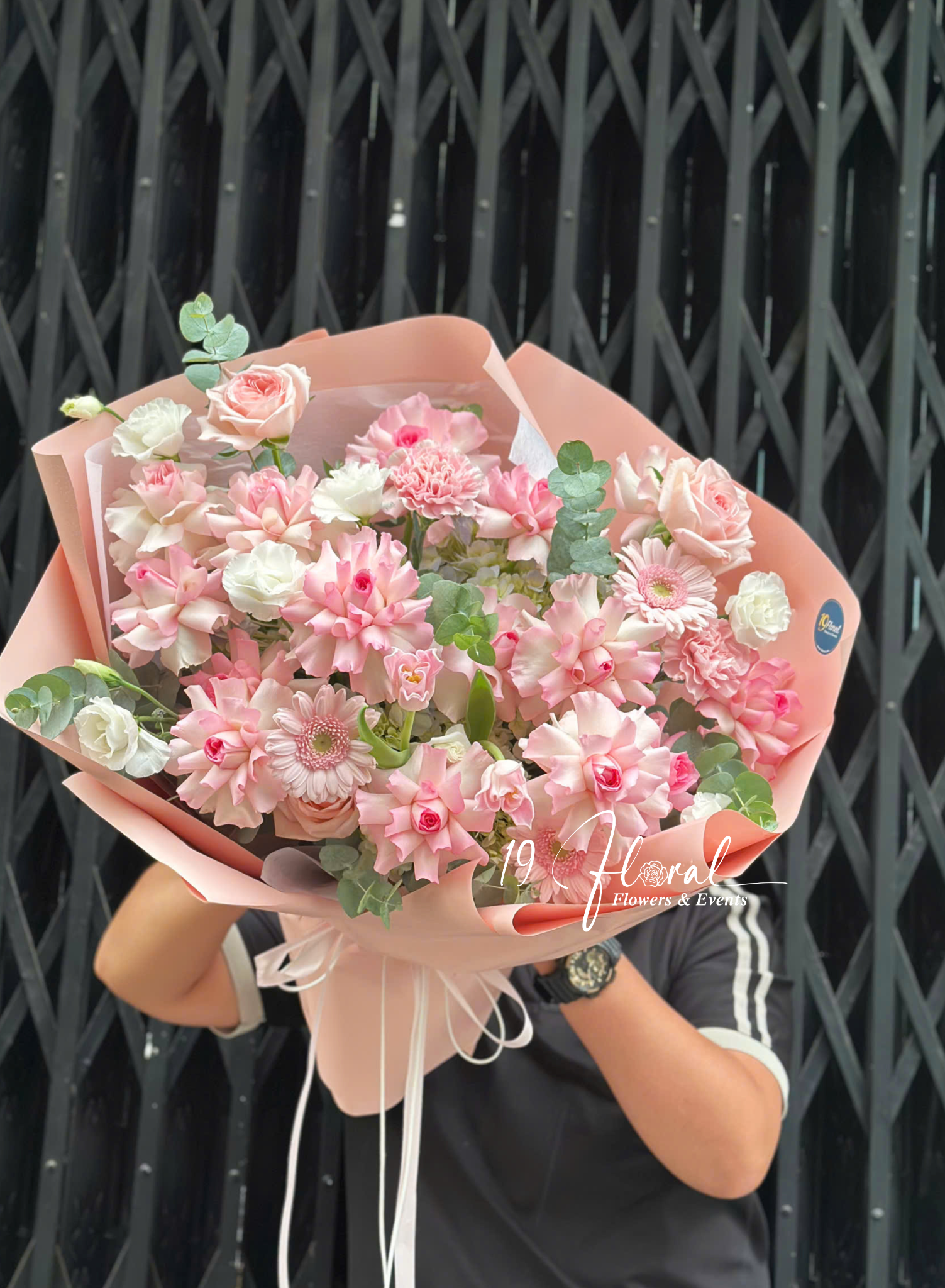 Bó hoa Blush & Bloom