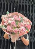 Bó hoa Blush & Bloom