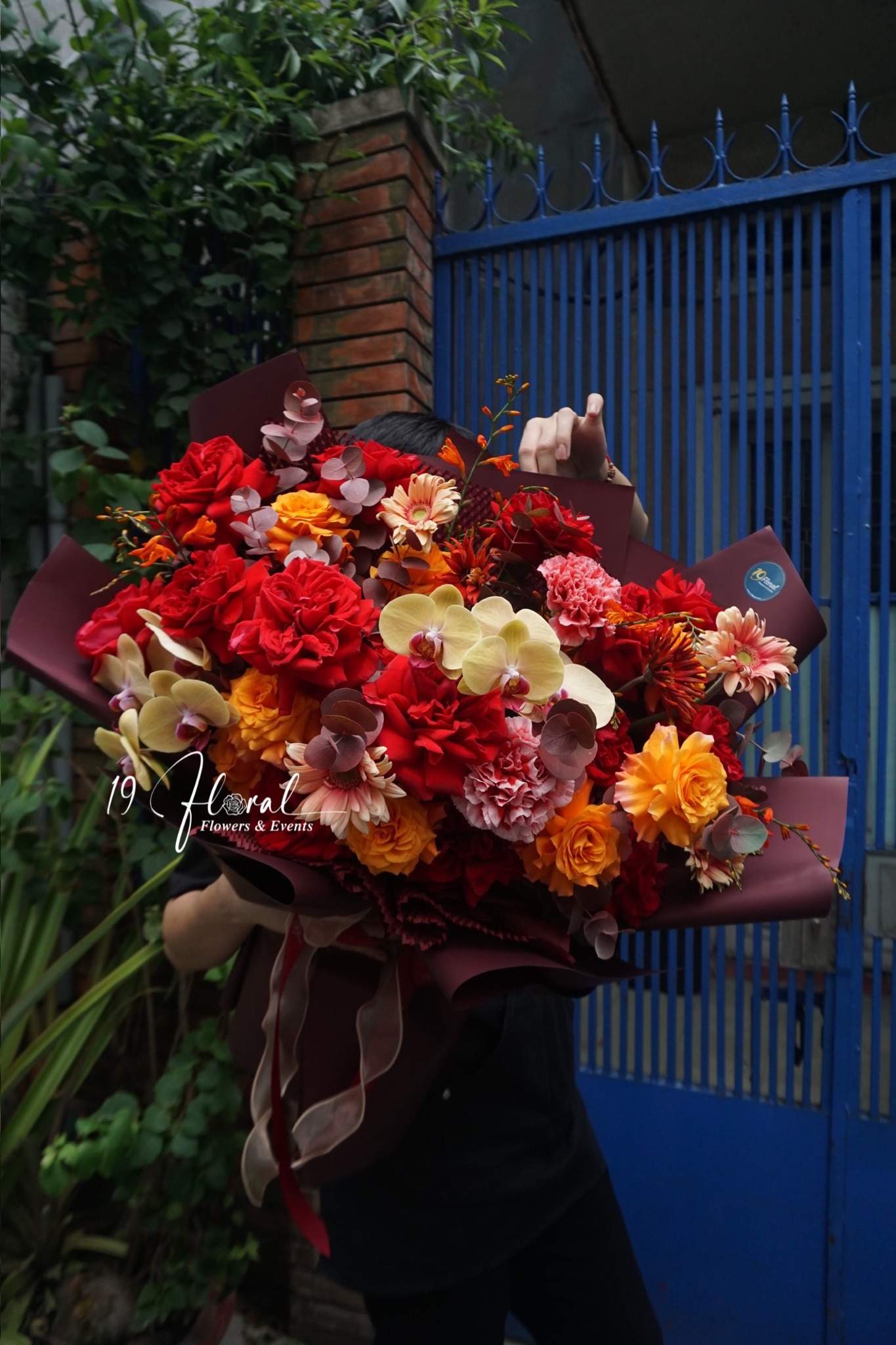 Bó Hoa Fiery Petals