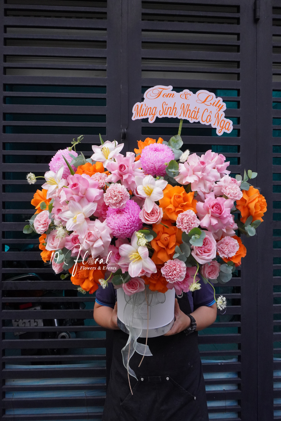 Hộp hoa Rosy Whispers