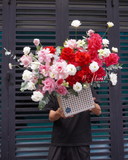 Giỏ hoa Ombre đỏ - hồng - trắng