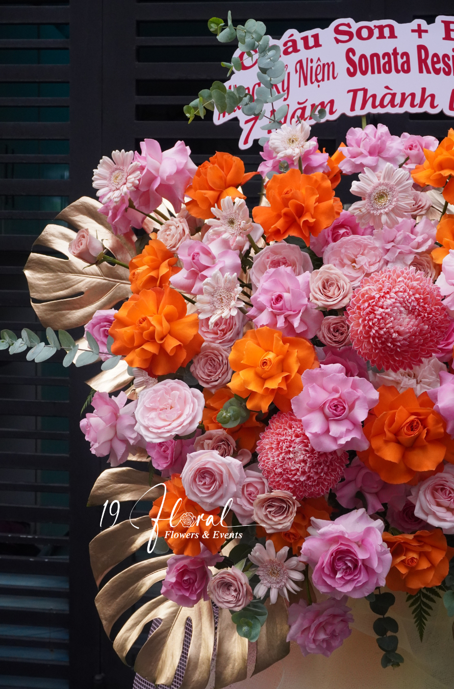 Kệ Hoa Chúc Mừng Bold Bloom