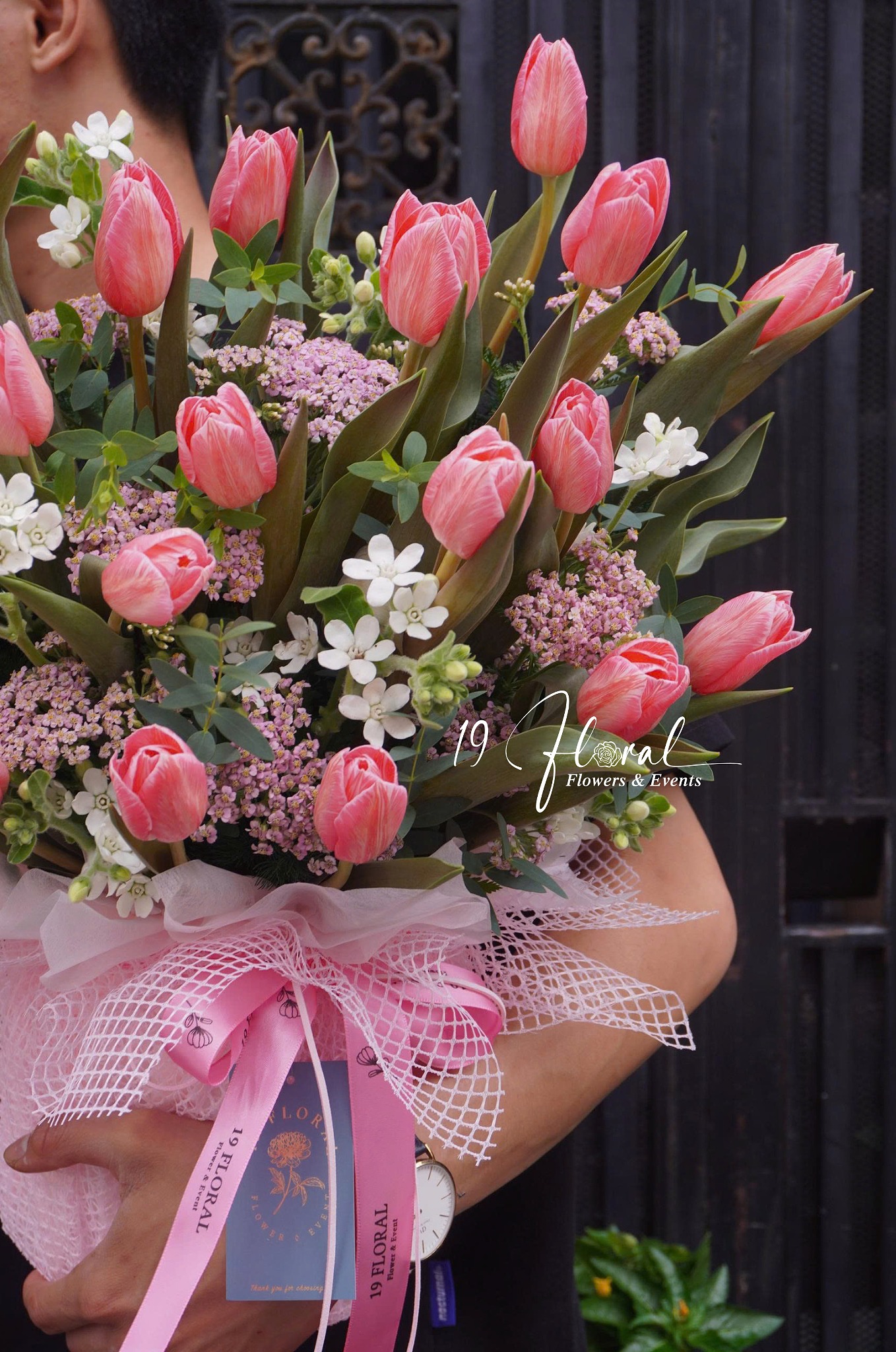 Chậu hoa Tulip - One Love, One Life
