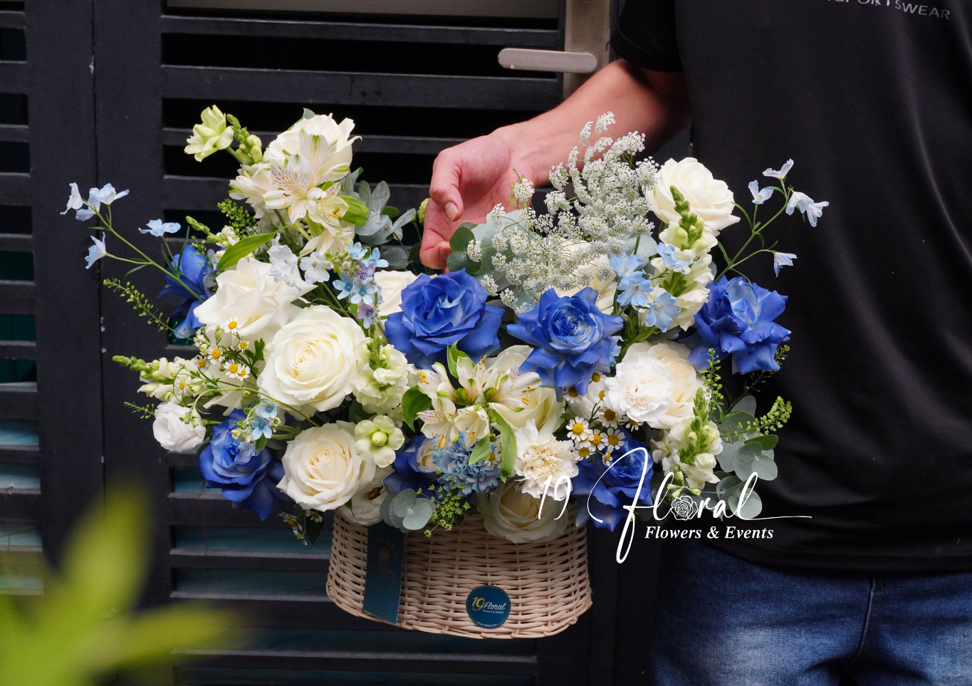 Giỏ hoa Blue Harmony