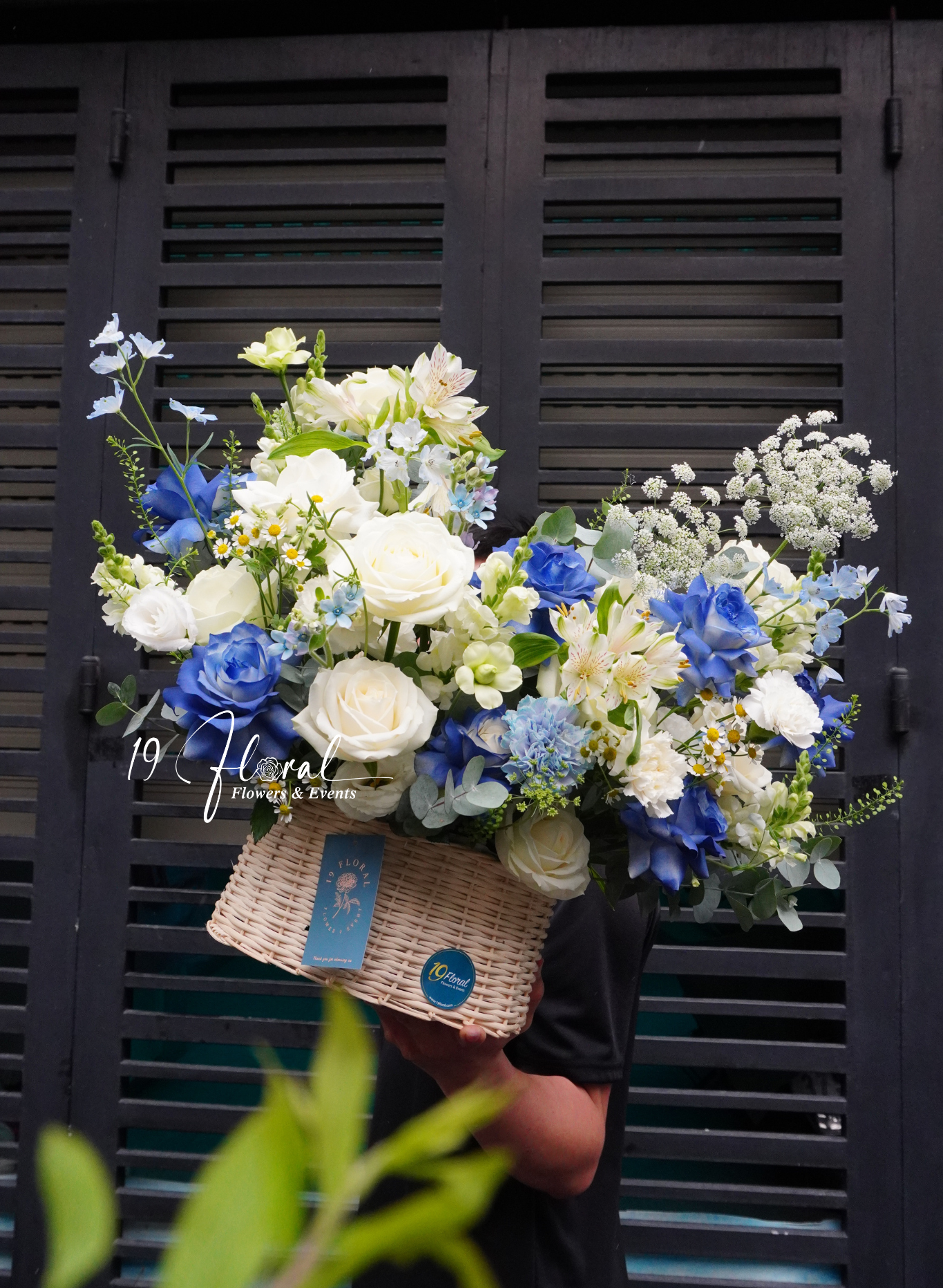 Giỏ hoa Blue Harmony