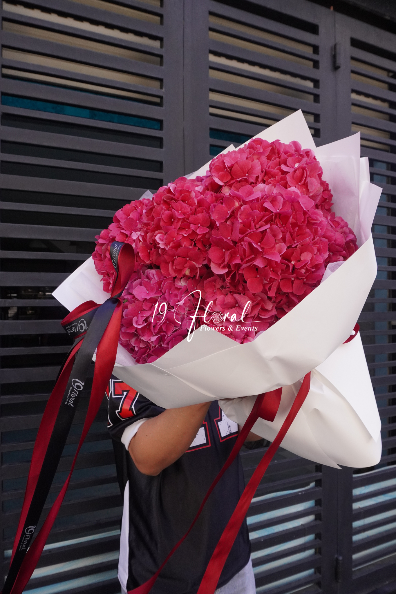 Bó hoa cẩm tú cầu đỏ Ruby