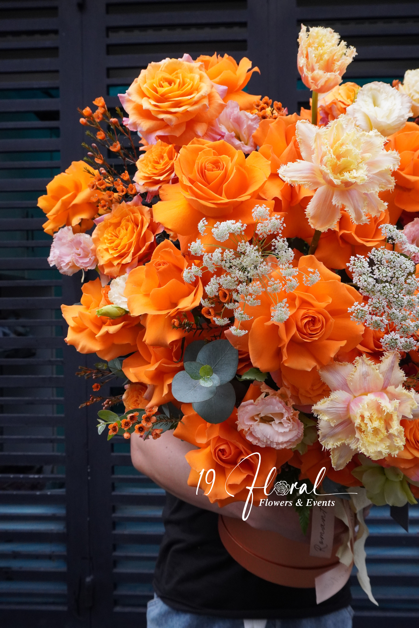 Hộp hoa tone cam - Cheerful Spring
