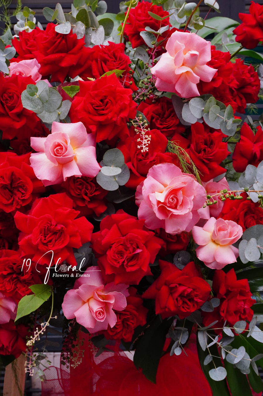 Kệ Hoa Chúc Mừng Crimson Kiss