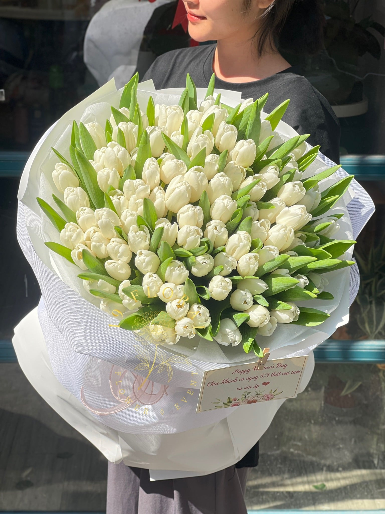 Bó hoa Love Bloom Tulip-  99 tulip