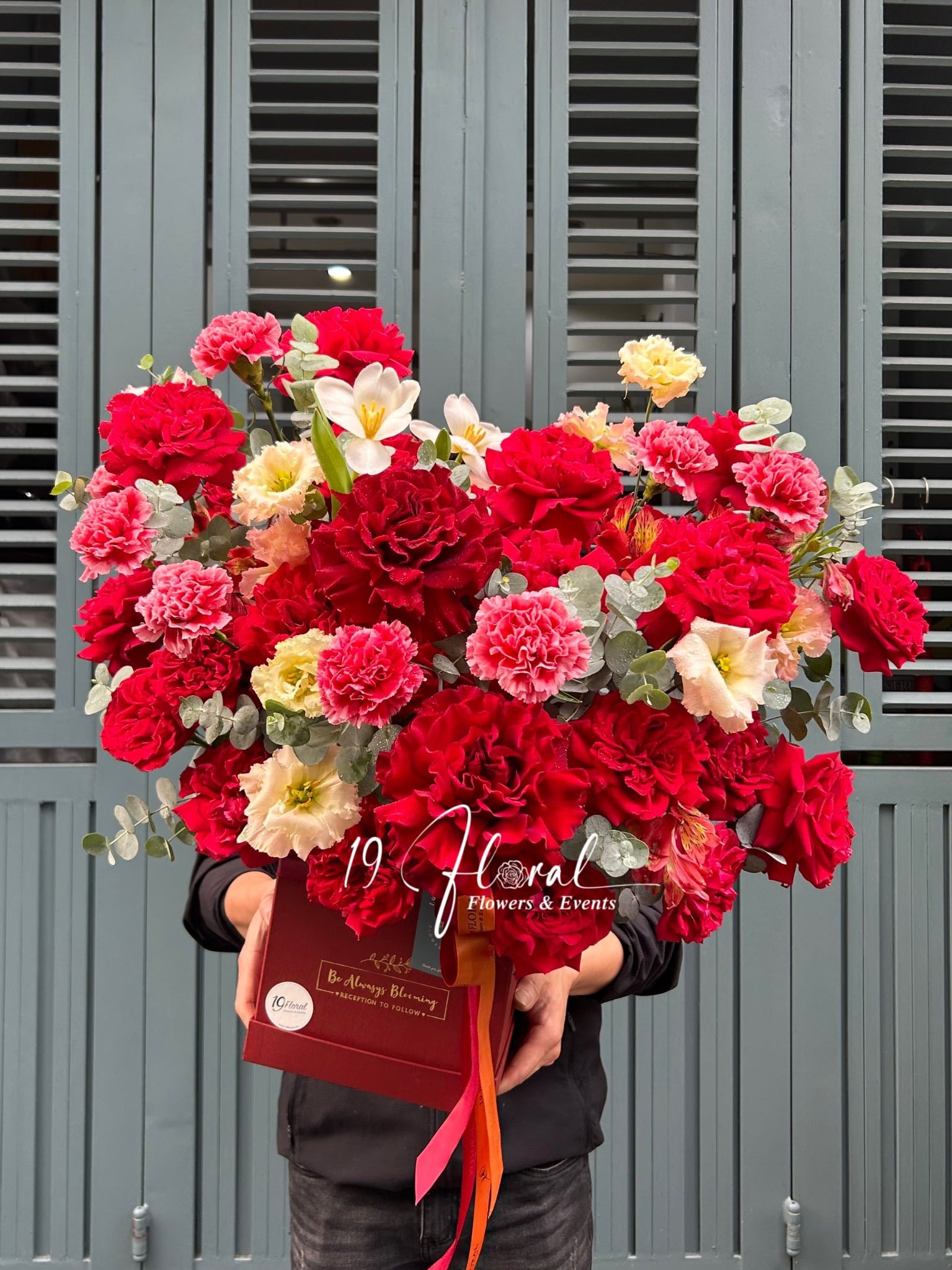 Hộp Hoa Scarlet Touch