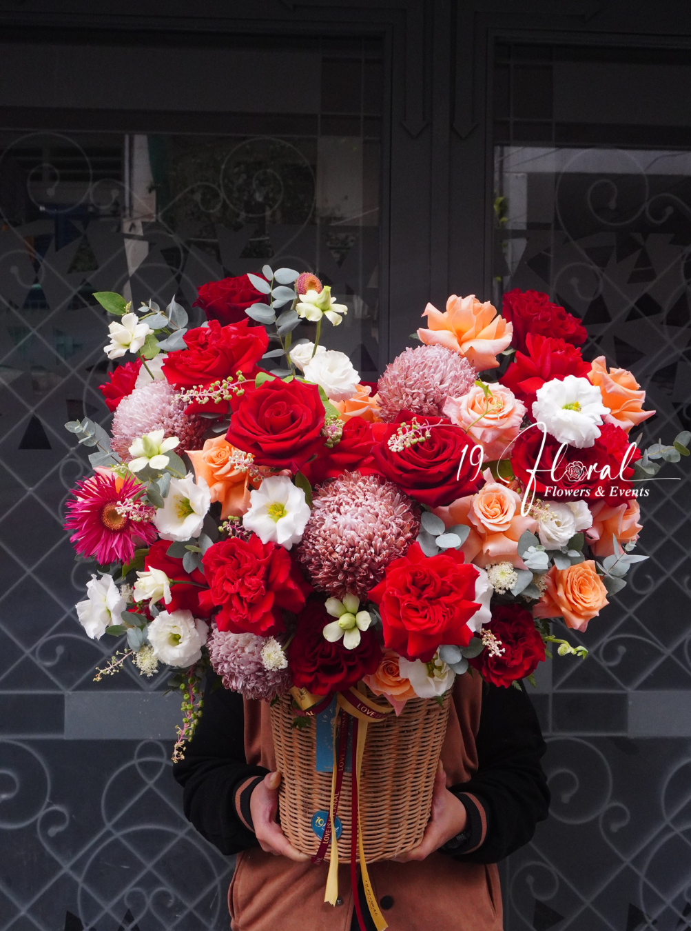 Giỏ hoa Burnt Caramel Blossom Basket