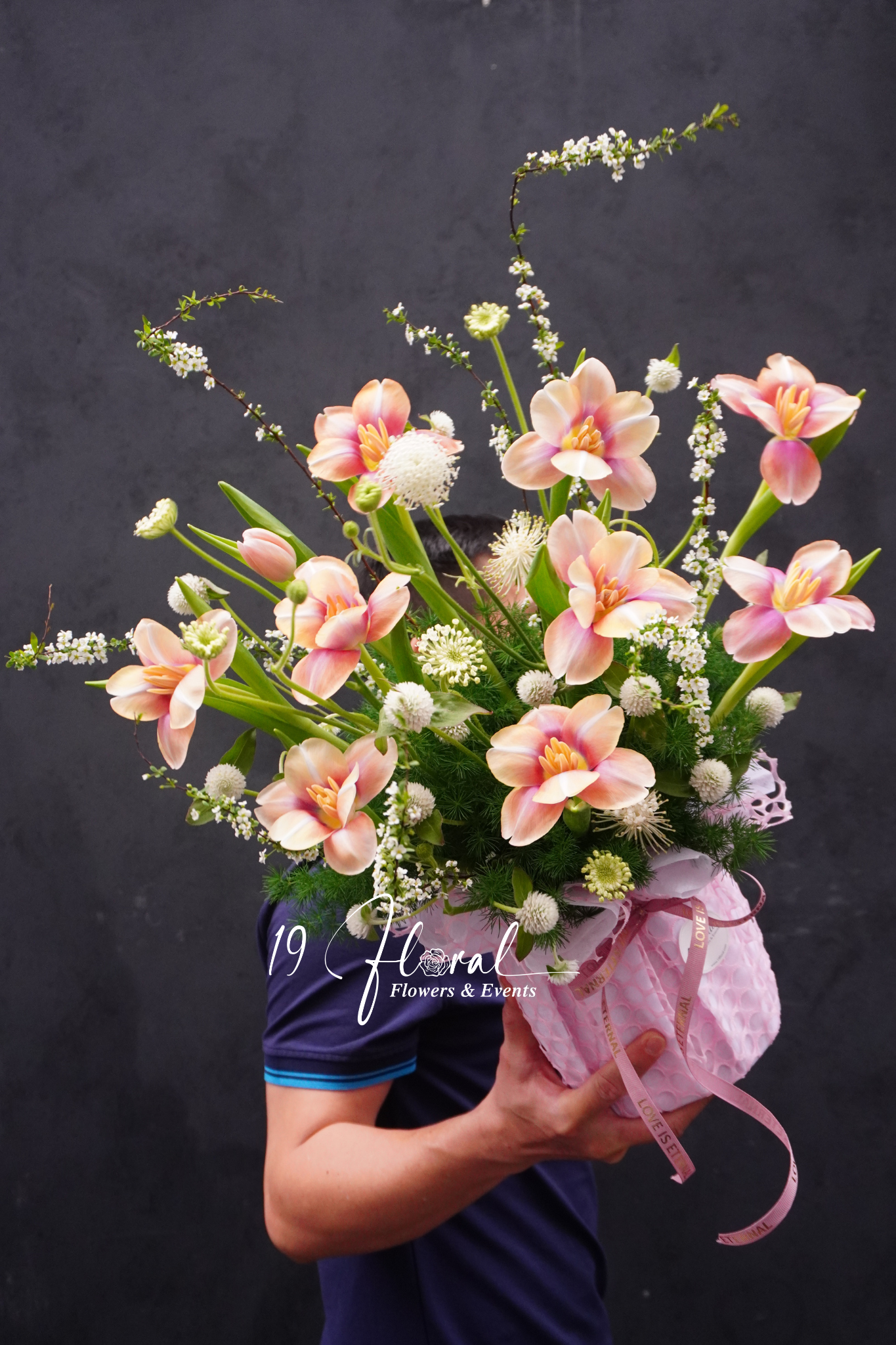 Chậu hoa tulip A Touch of Romance