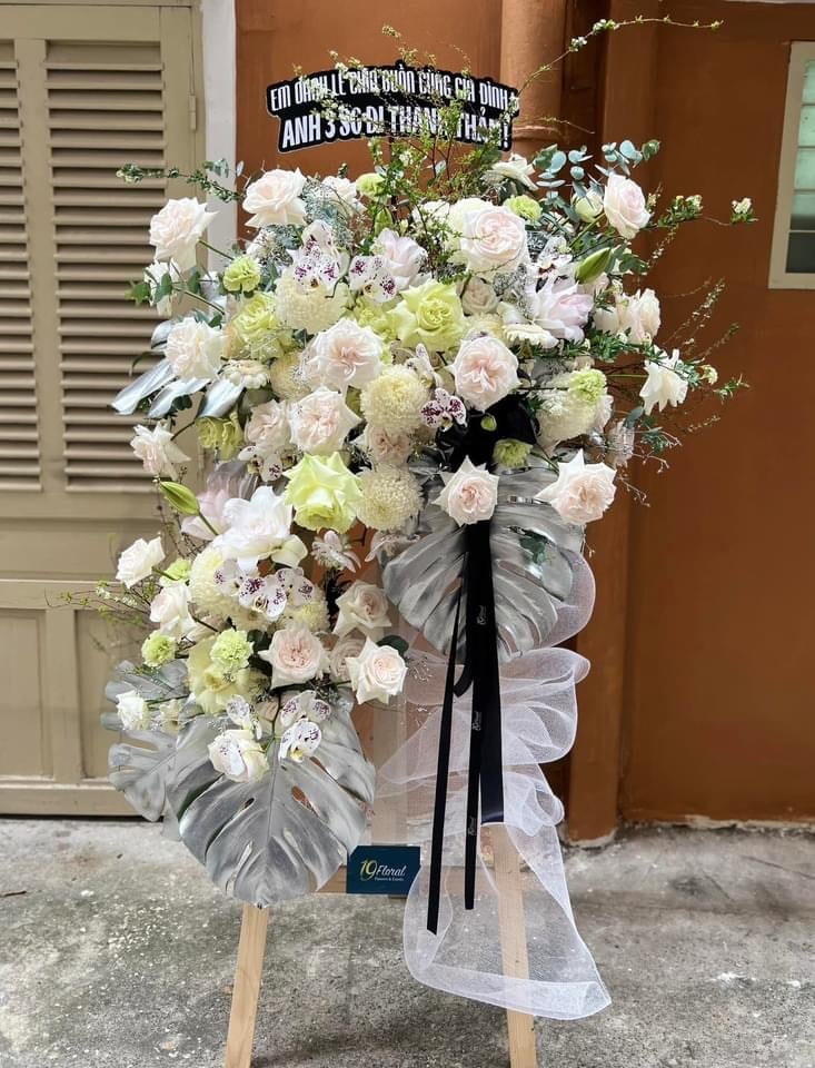 Kệ Hoa Chia Buồn - Farewell Bloom