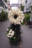 Kệ hoa chia buồn - Veil of White