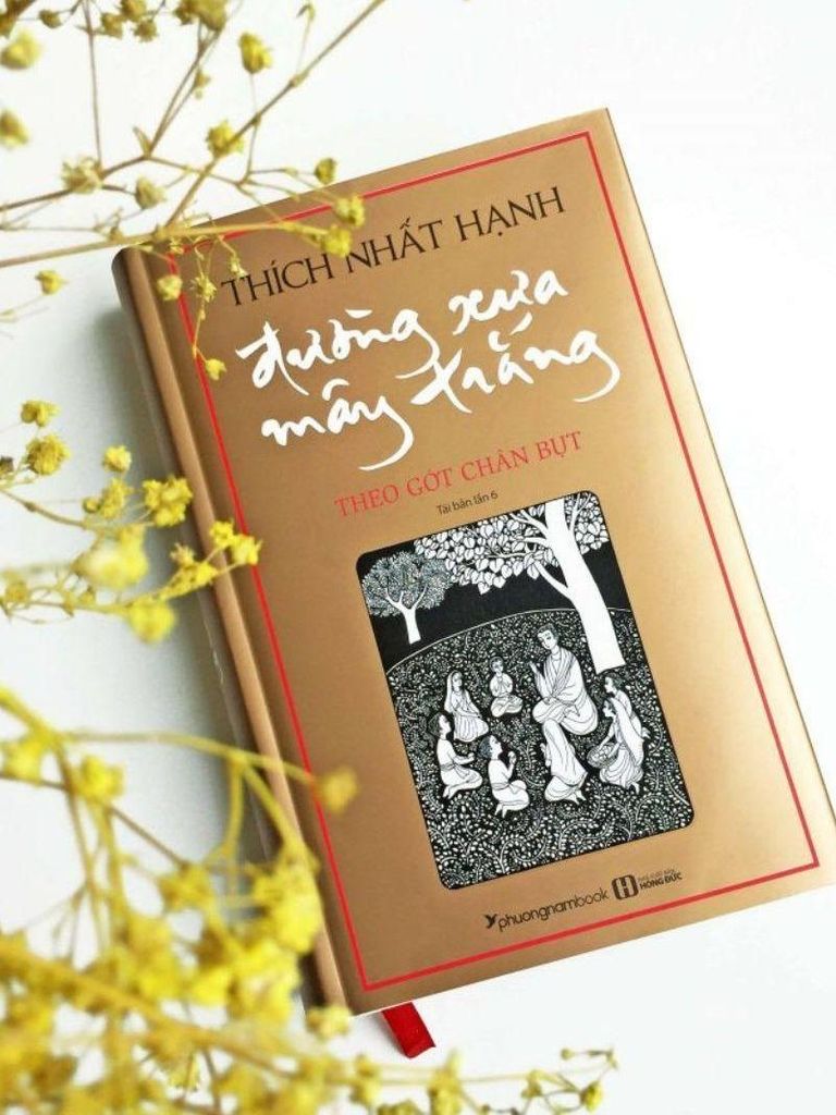 Đường Xưa Mây Trắng