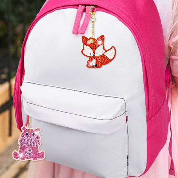 Set 12 móc khóa đính đá DIY mini – Chủ đề lễ hội & động vật dễ thương, tặng kèm dụng cụ thủ công cho bé