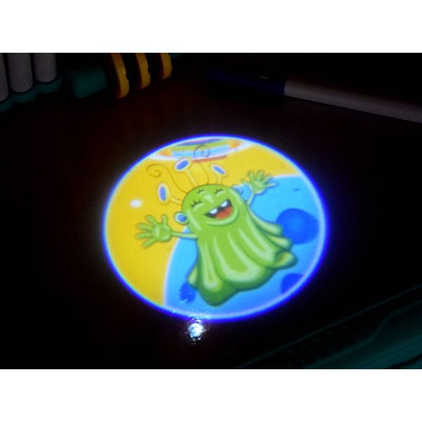 Bàn vẽ chiếu hình tên lửa – kích thích tư duy & sáng tạo cho bé