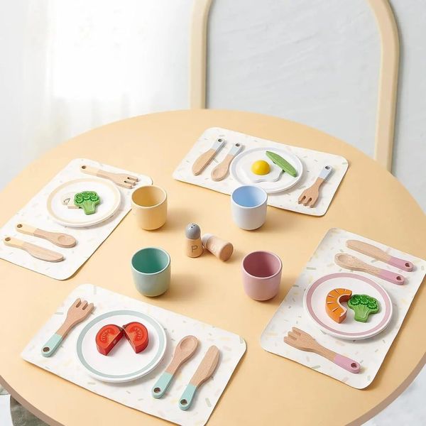Bộ đồ chơi chén dĩa và dụng cụ nhà bếp bằng gỗ – Mô phỏng sinh động, an toàn cho bé