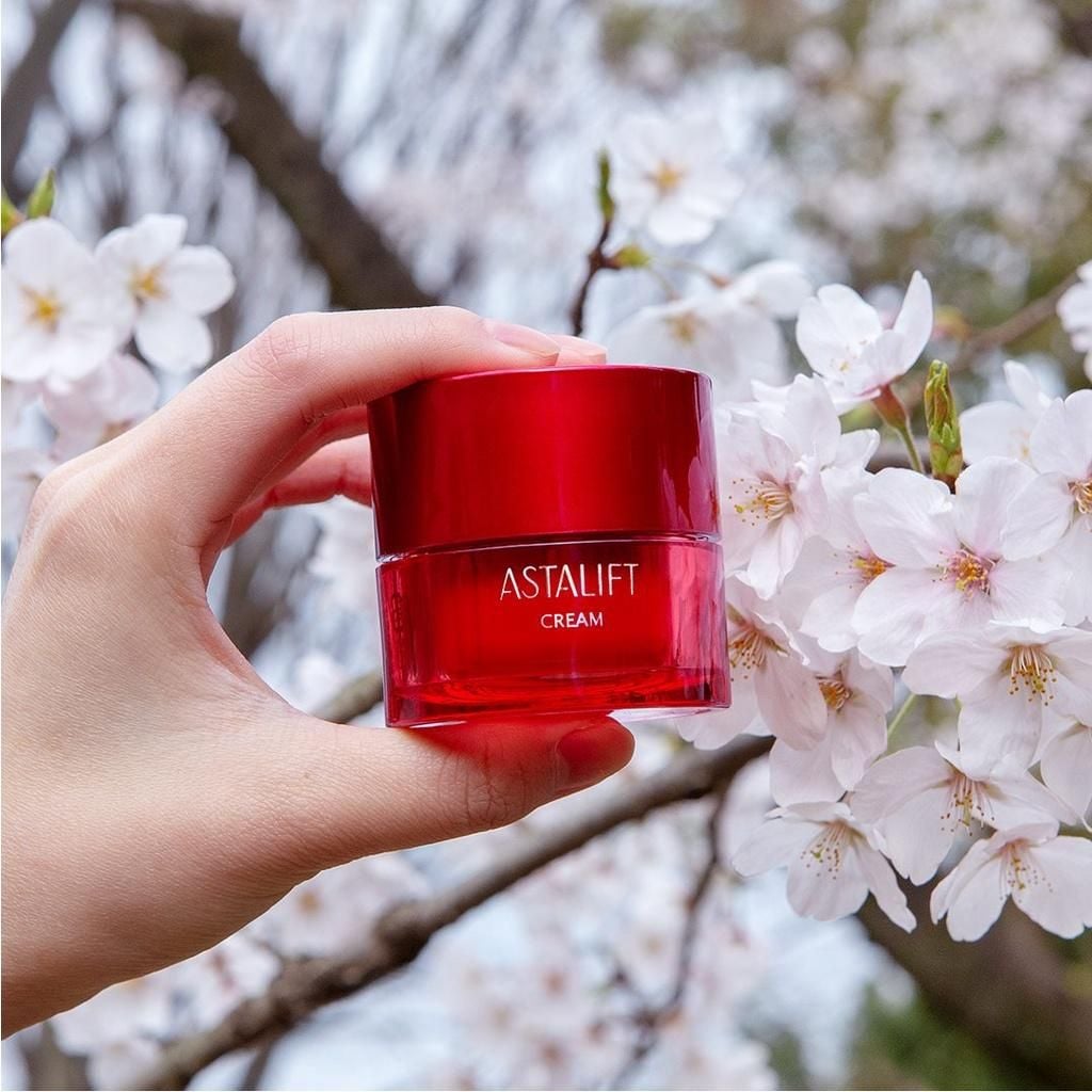  Kem Dưỡng Da Ban Ngày ASTALIFT Cream Cải Thiện Nếp Nhăn, Chăm Sóc Da Mịn Màng 30g 