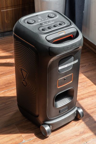 Loa JBL PARTYBOX STAGE 320