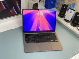  MacBook Air 2022 13 inch // M2 (8CPU-8GPU) | 16GB Ram | 256GB SSD // Màu sắc: Space Gray | Hình thức: 99 