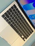  MacBook Air 2022 13 inch // M2 (8CPU-8GPU) | 8GB Ram | 256GB SSD // Màu sắc: Silver | Hình thức: 99 