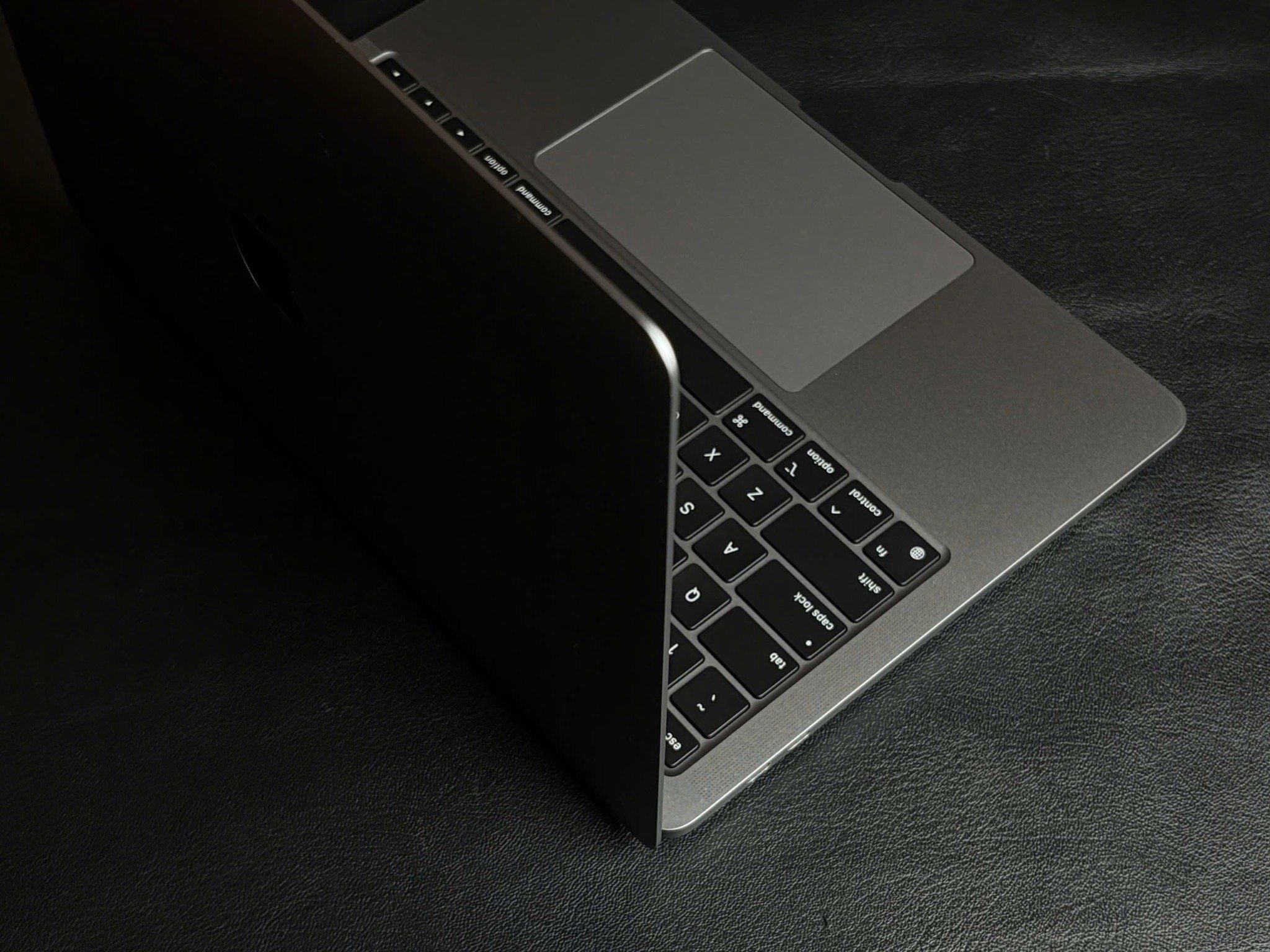 新品同様 MacBook Pro 2020 CPU M1 16G SSD256G s-l400.jpg