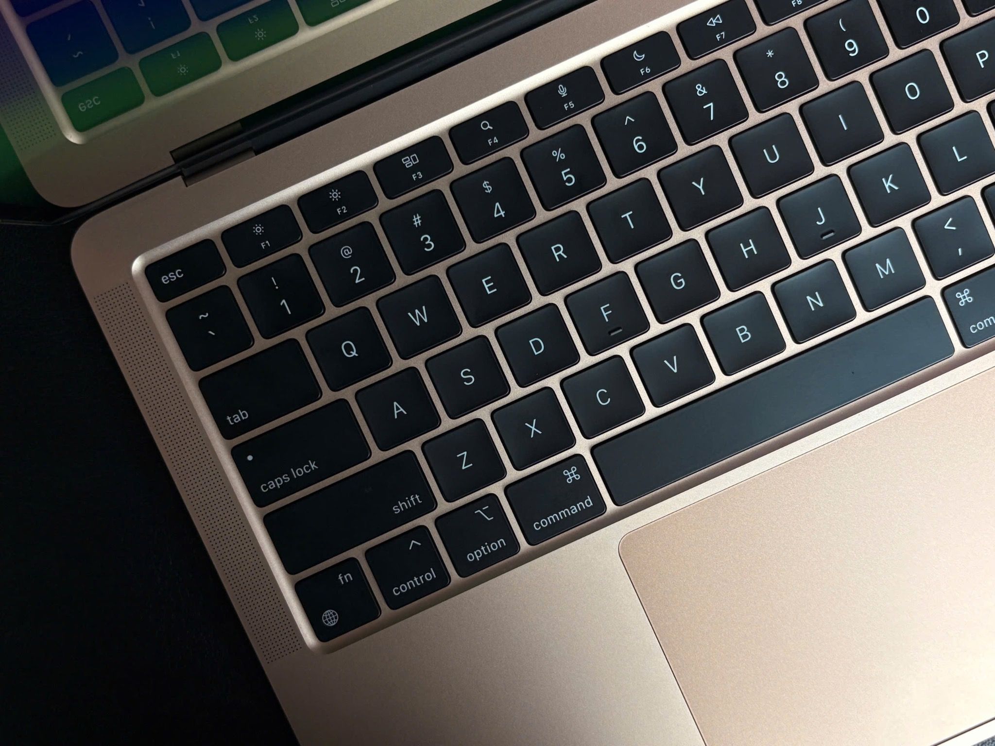 超美品 MacBook Air 2020 M1 8G SSD 256G Apple MacBook Air M1 Chip 256GB SSD 8GB 13.3