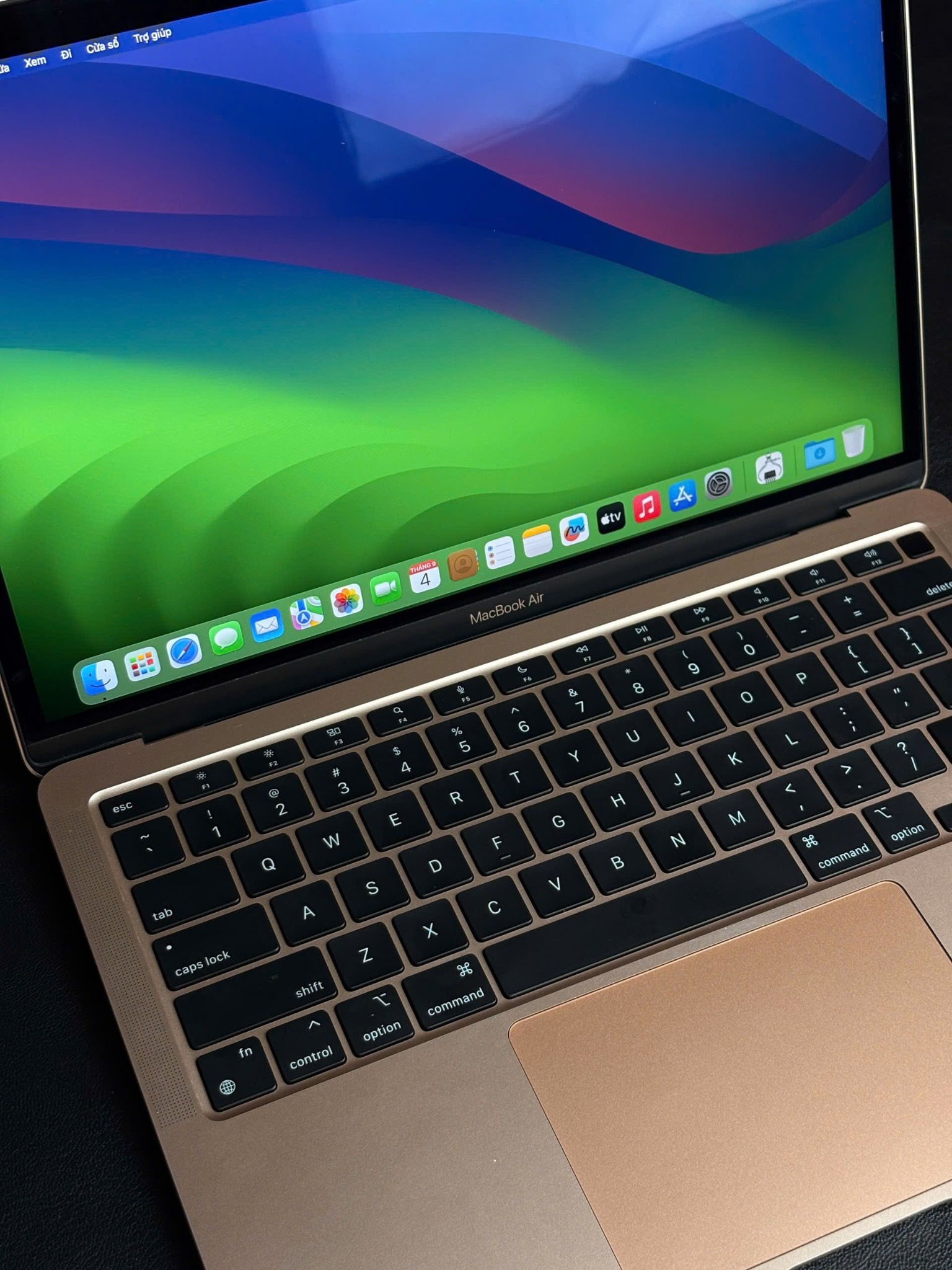 【美品】アップル　MacBook Air 2020 8GB Amazon.co.jp: 【整備済み品】 Apple MacBook Air Retina 2020