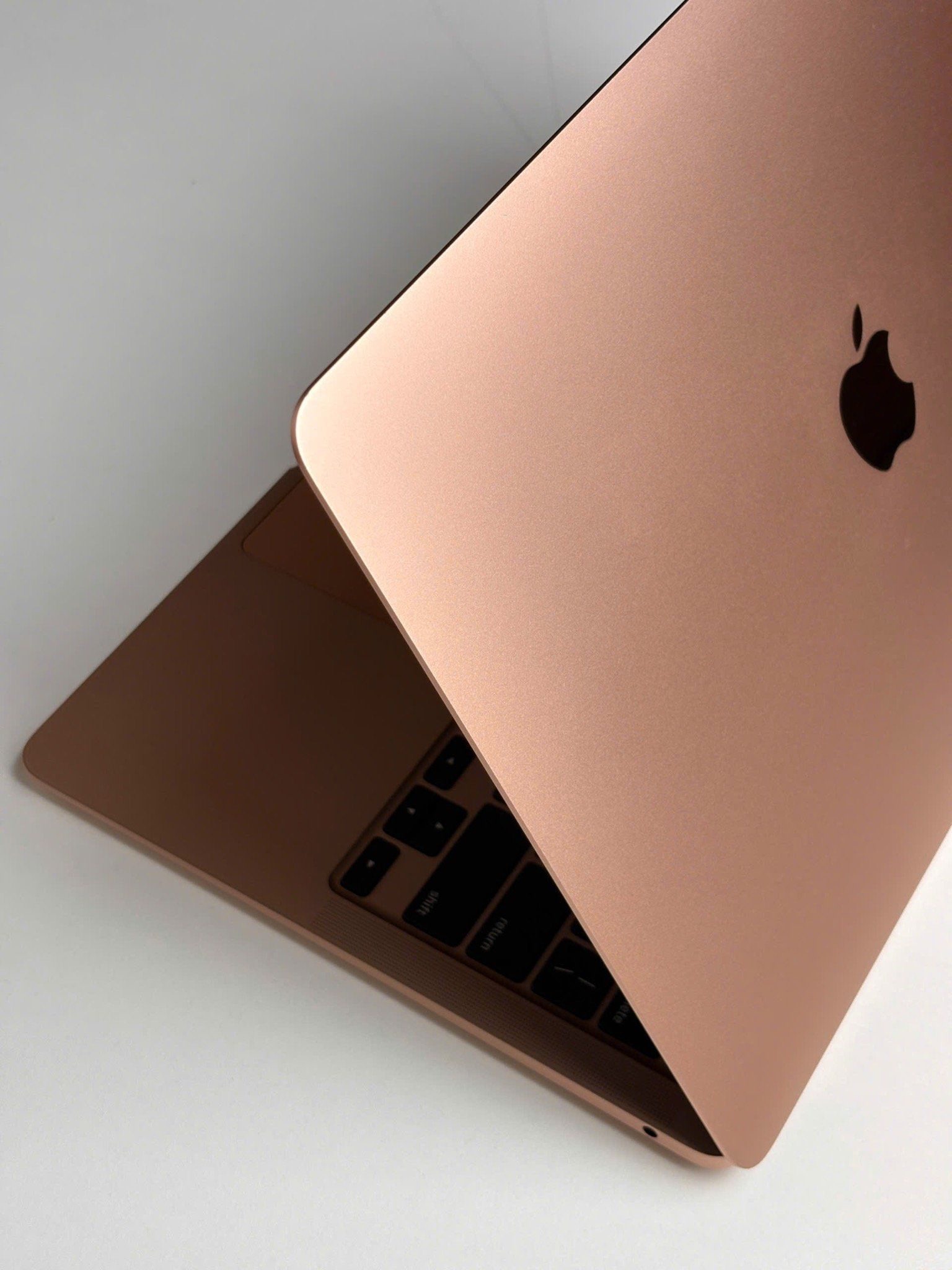 MacBook Air 2020 13” Gold | 99+ | M1 8G Ram 256G SSD | 8 CPU