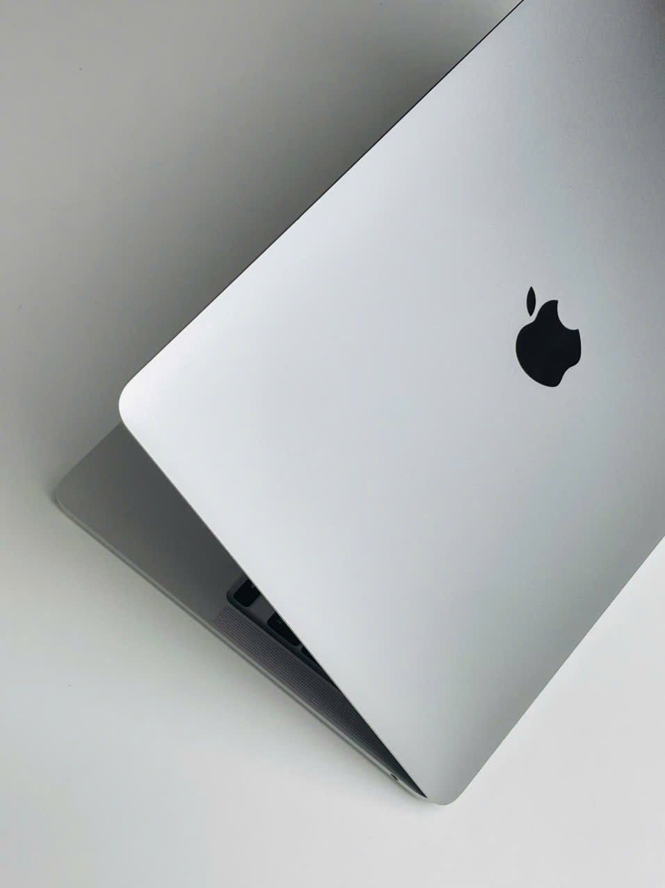 Apple MacBookPro M1 シルバー 8GB 256GB Amazon.com: Apple MacBook Pro 2020 with Apple M1 Chip (13