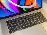  MacBook Pro 2018 15inch // Intel Core i7 | 16GB RAM | 512GB SSD // Màu sắc : Gray | Hình thức: 99- 