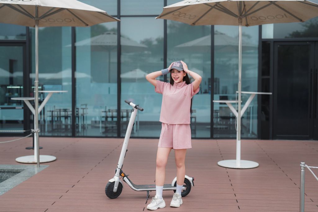Bộ gió quần ngắn tay ngắn  -  1MNGO25058C