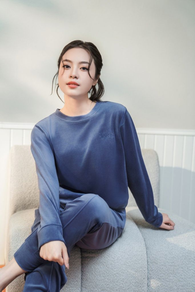 Bộ nhung quần dài  -  1MNNH24235D