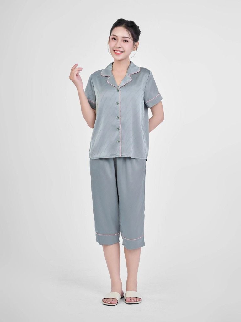 Bộ đồ ngủ Pijama lụa satin quần lửng tay ngắn  -  1MNSA24121N