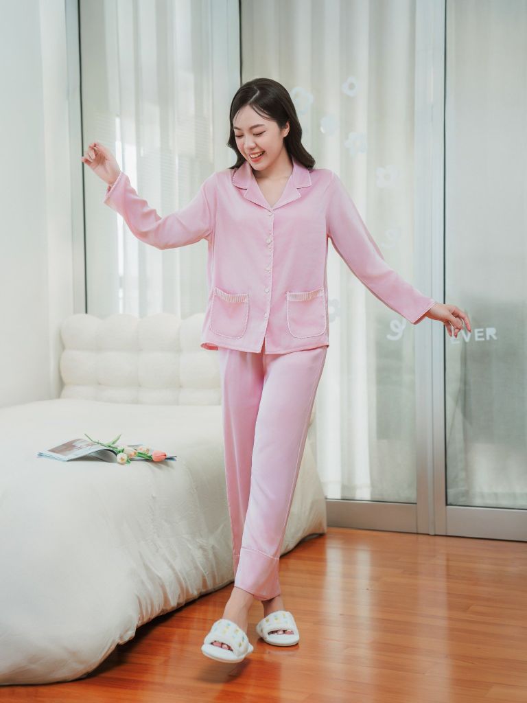 Bộ đồ ngủ Pijama lụa satin quần dài tay dài  -  1MNSA24259D