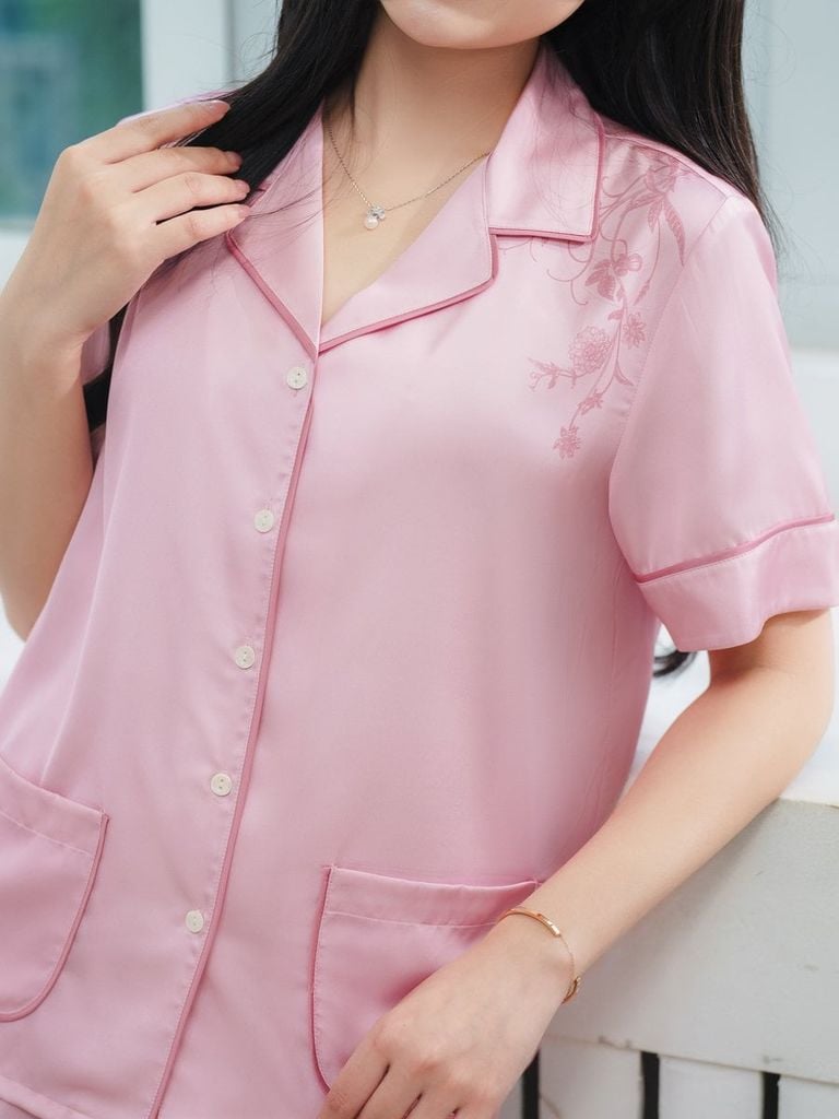 Bộ đồ ngủ Pijama lụa satin quần dài tay ngắn  -  1MNSA25072D