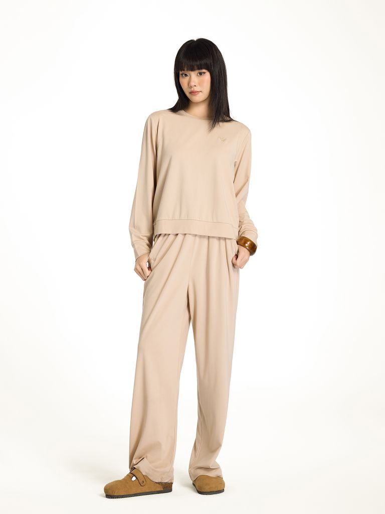 Bộ WINNY mặc nhà rayon spandex quần dài tay dài màu be nhạt 1MNRA25001D