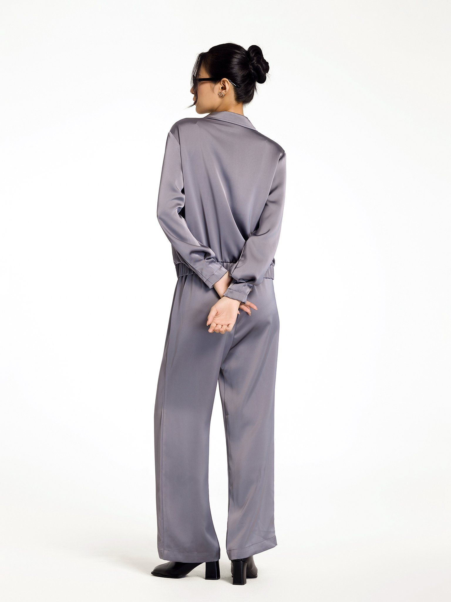  Bộ WINNY satin quần dài tay dài màu xám 1CASA25003D 