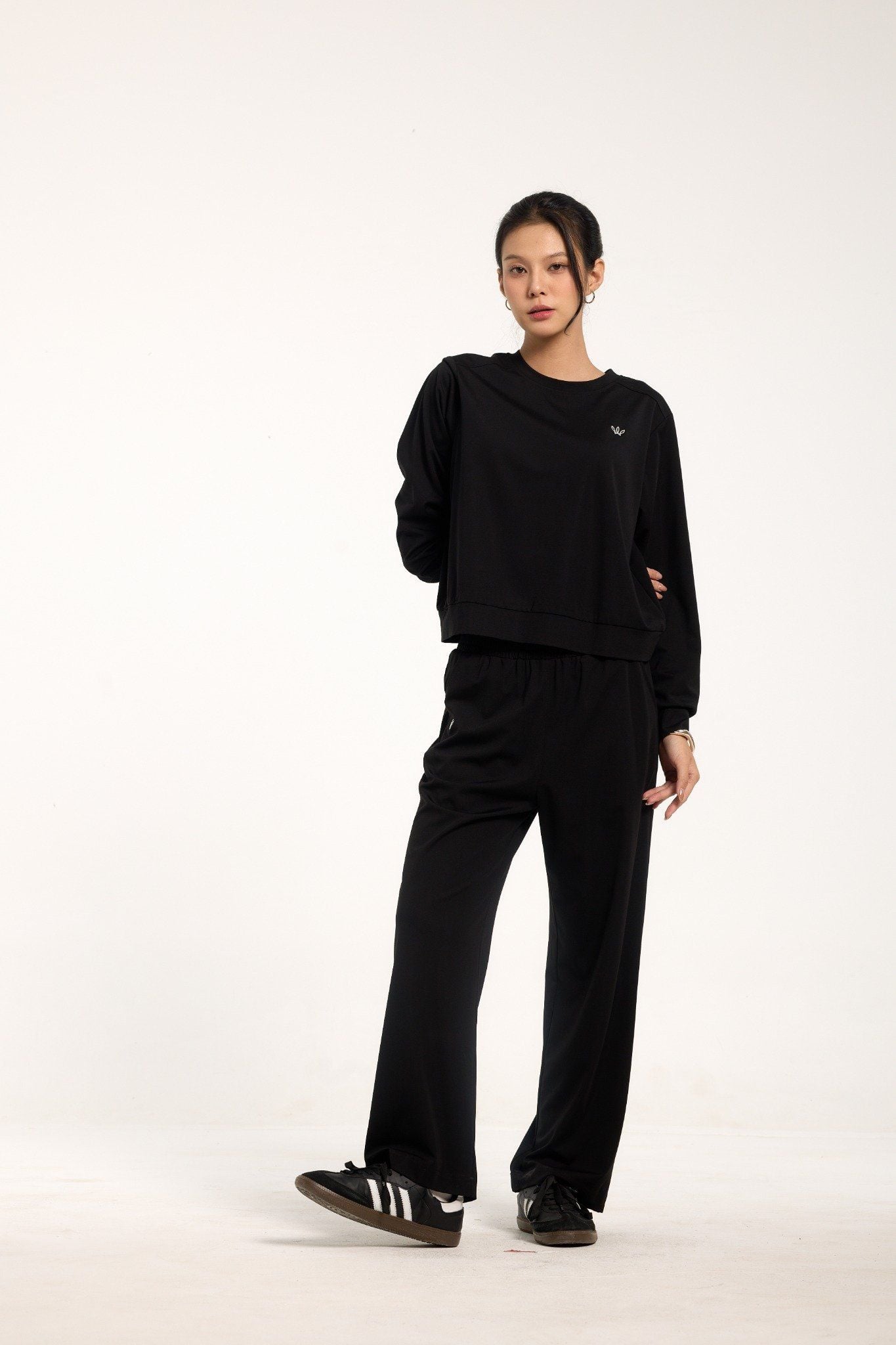  Bộ WINNY mặc nhà rayon spandex quần dài tay dài màu đen 1MNRA25002D 