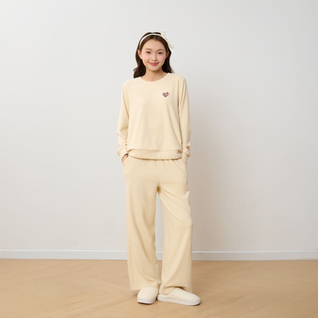 Bộ WINNY mặc nhà nỉ nhung quần dài tay dài màu be nhạt 1MNNN25008D