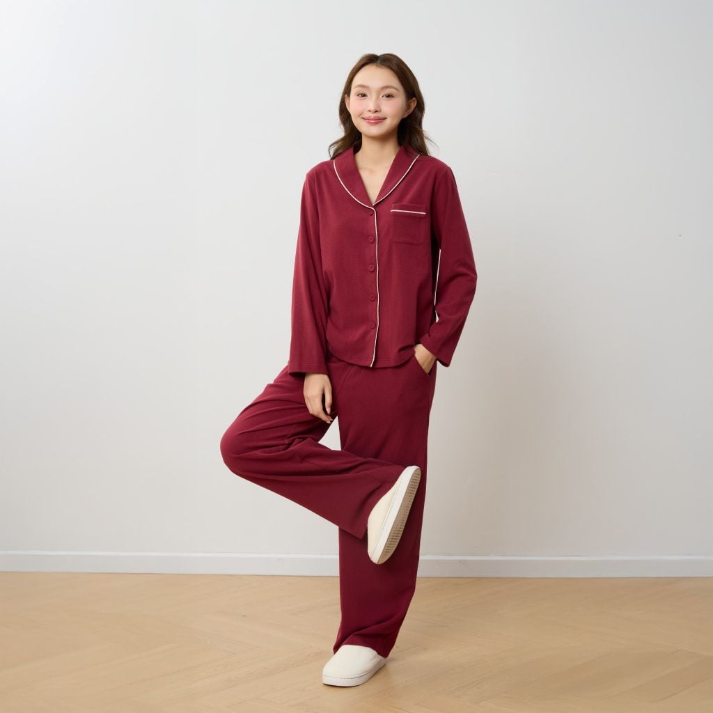 Bộ WINNY mặc nhà nỉ nhung quần dài tay dài màu đỏ đậm 1MNNN25002D