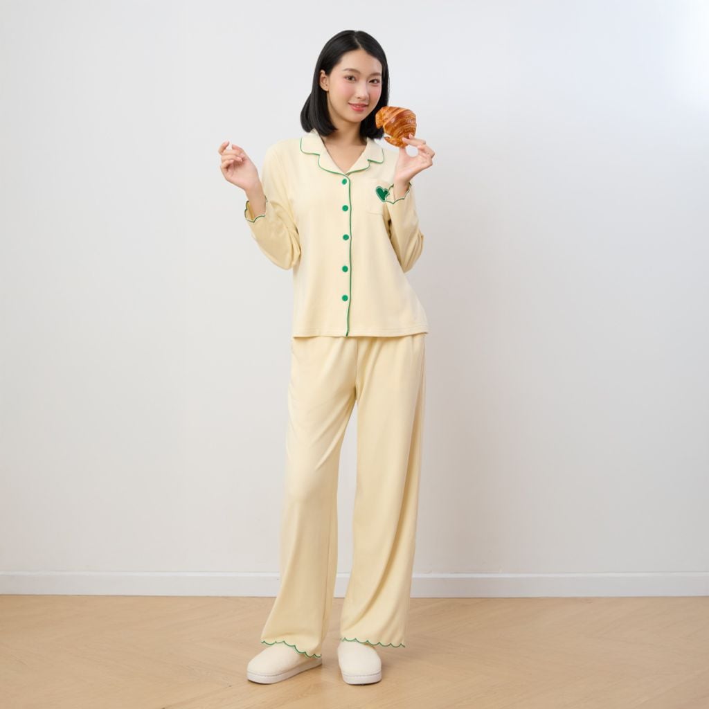 Bộ WINNY mặc nhà nỉ nhung quần dài tay dài màu vàng nhạt 1MNNN25005D