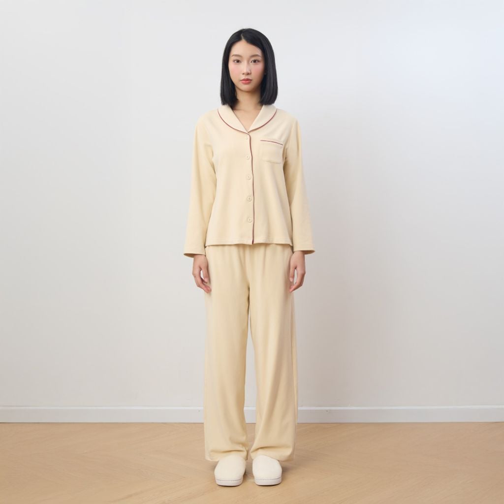 Bộ WINNY mặc nhà nỉ nhung quần dài tay dài màu be nhạt 1MNNN25001D