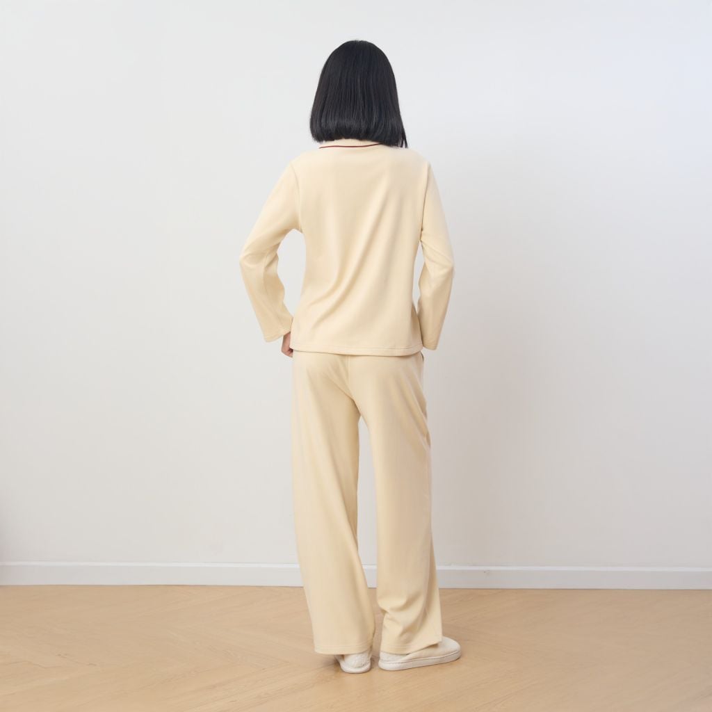 Bộ WINNY mặc nhà nỉ nhung quần dài tay dài màu be nhạt 1MNNN25001D