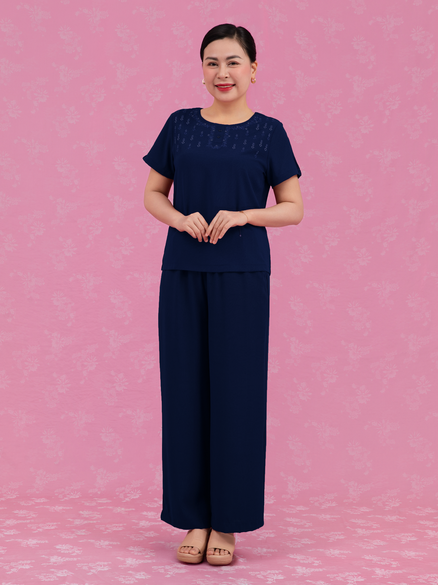 Bộ WONNER by WINNY mặc nhà lụa gấm quần dài tay ngắn 2MNLG26003D