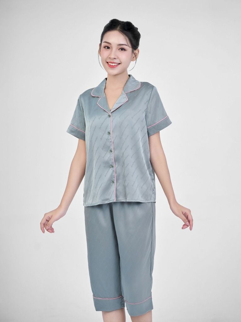 Bộ đồ ngủ Pijama lụa satin quần lửng tay ngắn  -  1MNSA24121N